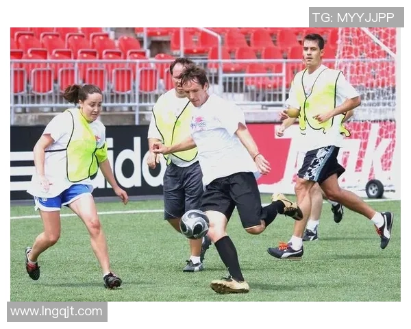 足球明星们的NBA观战之旅揭秘与他们的篮球情缘 足球明星们的NBA观战之旅揭秘与他们的篮球情缘